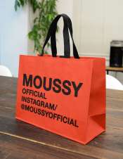 Mẫu túi giấy đựng quần áo đẹp thông dụng hiện nay