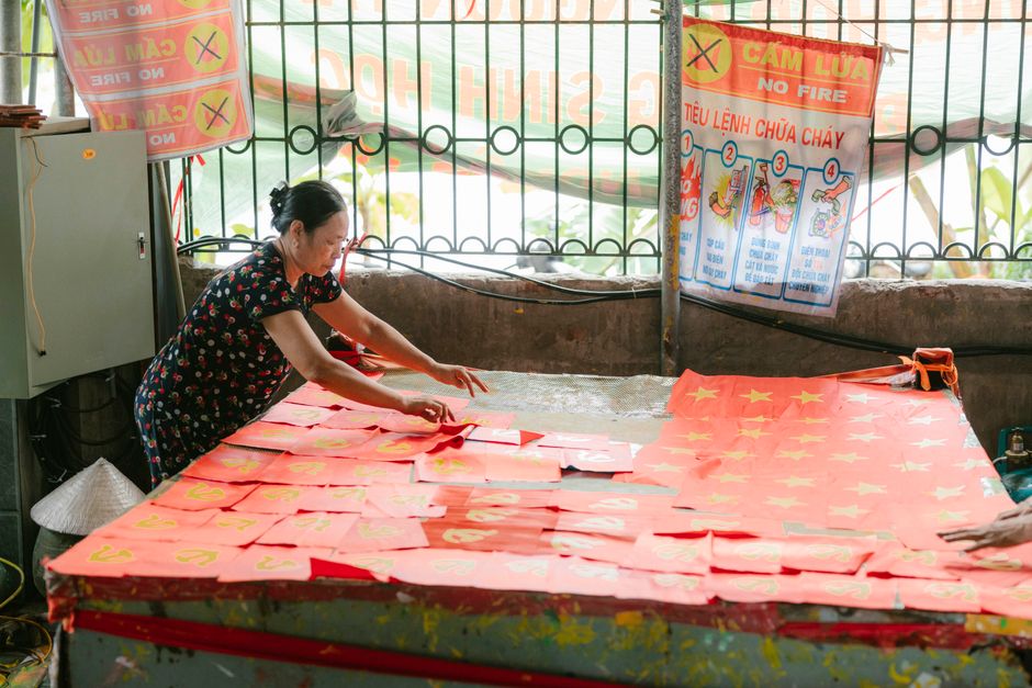 Một bảng báo giá in túi giấy chuyên nghiệp với các hạng mục chi phí rõ ràng