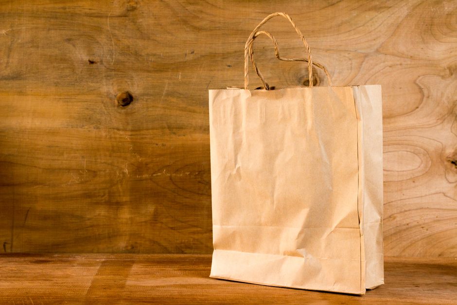 Túi giấy bán hàng thân thiện môi trường với thiết kế đơn giản
